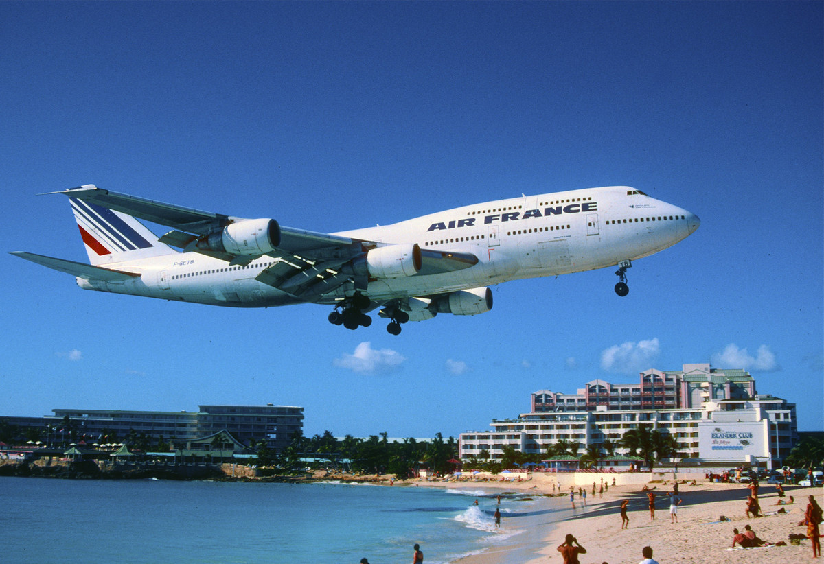 Does air France Fly to Jamaica?